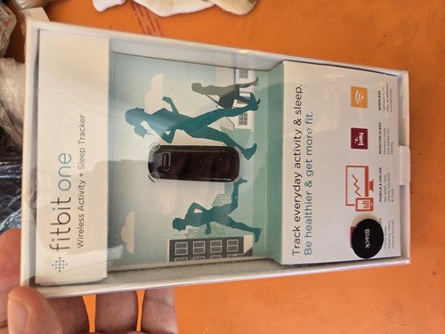 Fitbit one tracker - fitbit,
