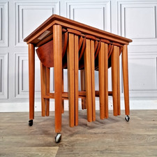 Nido di tavoli retrò vintage