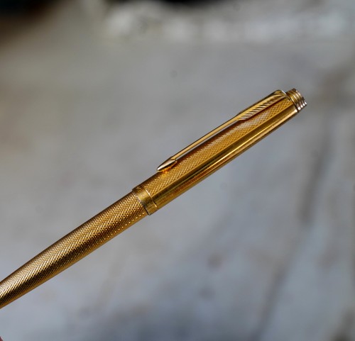 Magnifique stylo bille parker - magnifique,