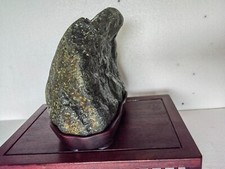 Suiseki di basalto, l'onda di
