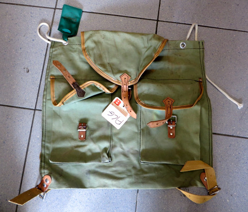 Vecchio zaino per vacanze - vecchio,