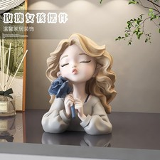Bellissima Statuina Ragazza
