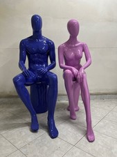 Coppia uomo donna manichini seduti ottimo stato usati