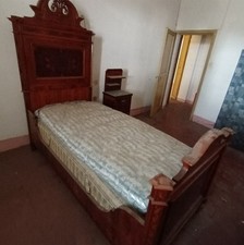 Antico Letto Singolo In Legno Con Comodino