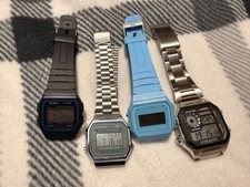 4 orologi da polso digitali