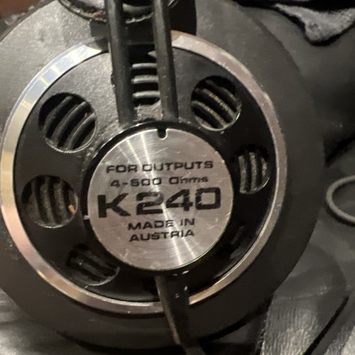 Akg k240 monitor 400 - 600, ohm