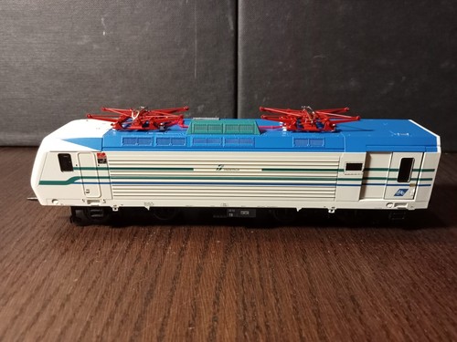 Vitrains 2209 locomotiva - e, 464