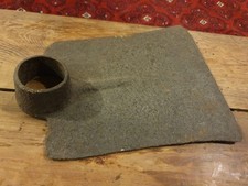 Antica testa di zappa primitiva vintage fatta a mano in ferro battuto 24 x 19 cm