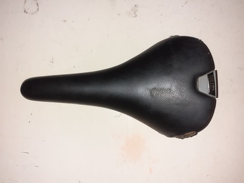 Sella bici corsa marcata