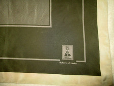 - BURBERRYS of London foulard