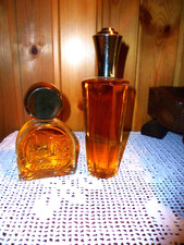 2 PZ BOTTIGLIE PROFUMO FACTICE GRANDI H CM 12 / 19 X ESPOSIZIONE VUOTE LEGGI