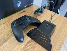 Microsoft (QAT-00002) Xbox Wireless Controller - Carbon Black + Charging Dock