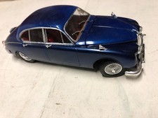MODELLINO IN PLASTICA JAGUAR Mk..II SALOON - TAMIYA ART. 151 - 1:24  già montato