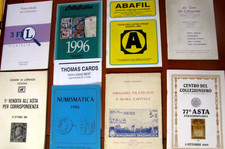 FILATELIA/NUMISMATICA lotto 13 CATALOGHI ASTE- LISTINI -  etc