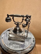 Telefono fisso antico in