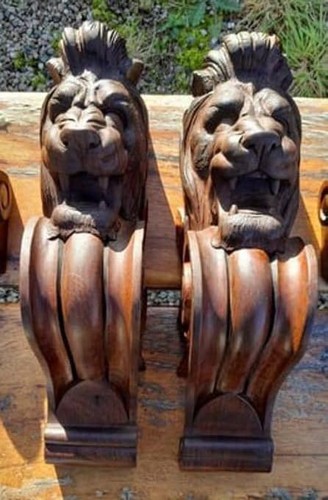 Coppia mensole testa leone - testa,