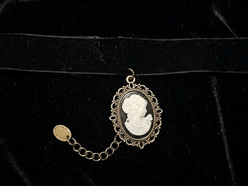Girocollo haunted cameo - girocollo,