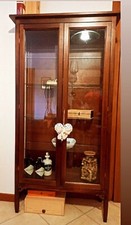 Vetrinetta in legno- 4 ripiani vetro + 1 legno. Dettagli interni in corda
