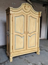 armadio d'antiquariato a due