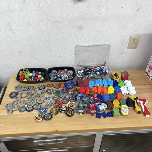 Enorme lotto misto beyblade - lotto,
