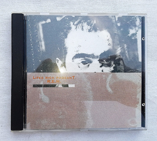 Life s rich pageant - r.e.m.,