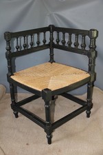 Antica sedia angolare tornita