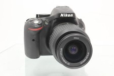 Nikon D5200 DSLR con obiettivo