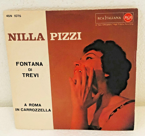 Nilla pizzi fontana trevi - nilla,