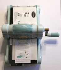 Punzonatrice e goffratrice