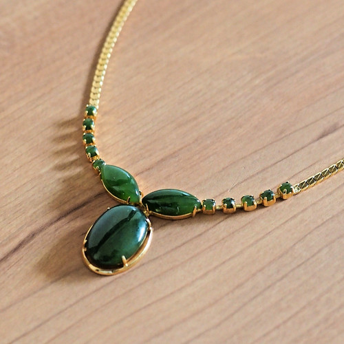 Collana girocollo stile giada