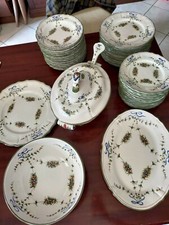 Servizio di piatti in ceramica