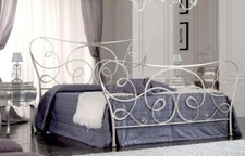 LETTO MATRIMONIALE IN FERRO BATTUTO IN VERA FOGLIA ARGENTO O GRIGIO (FLO ARC)
