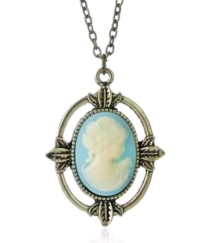 Collana con ciondolo cammeo