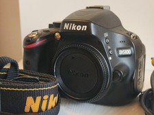 NIKON D5100 Reflex Digitale LCD flexi  - solo corpo, cavi e tracolla NO batteria