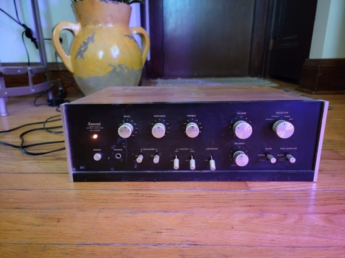 Amplificatore stereo integrato