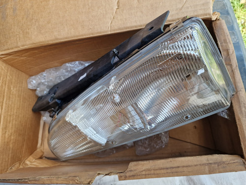 Faro proiettore anteriore