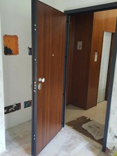 Vendo porta blindata in legno 900 mm x 2.100 h