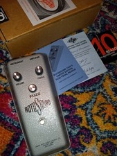 Pedale effetto ristampa Rotosound Fuzz 2012 con scatola e documenti originali