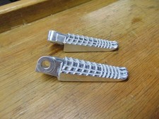 POGGIAPIEDI POSTERIORI SUZUKI