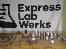 ENORME lotto di 156 - Stampi base in acciaio inox Sakura Tissue Tek / Lab Tek