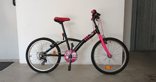 Bici junior 8 - 12 anni, nera/fucsia, pronta per città e ciclabili, 26 pollici