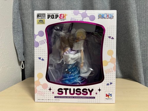 One piece stussy figure - stussy, p.o.p