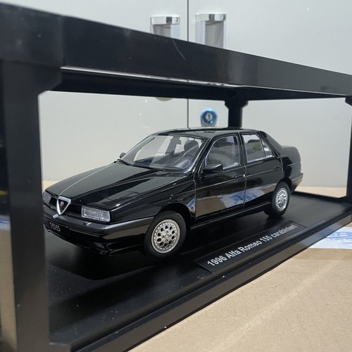 Modellino auto nero