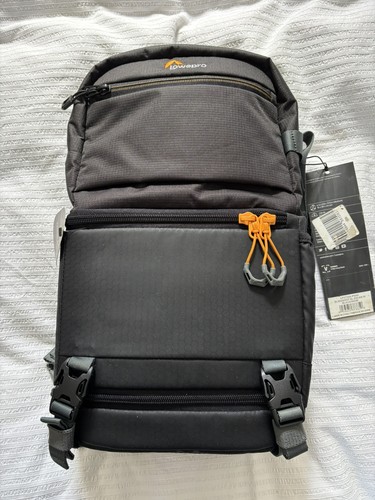 Nuova borsa per fotocamera