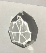 MANDORLA PENDENTE IN CRISTALLO