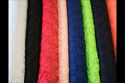 Pizzo elasticizzato tessuto
