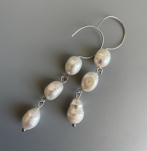 Orecchini pendenti con - , perle