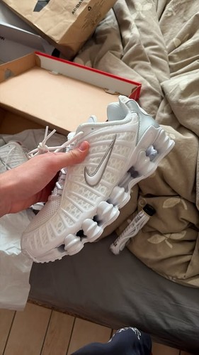 Nike shox white size - tl,