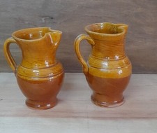 Antica Caraffa In Terracotta Ceramica Maiolica. Set 2 Brocche.