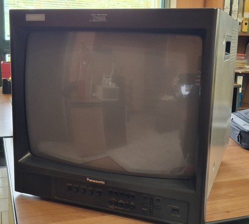 Monitor crt panasonic - monitor,